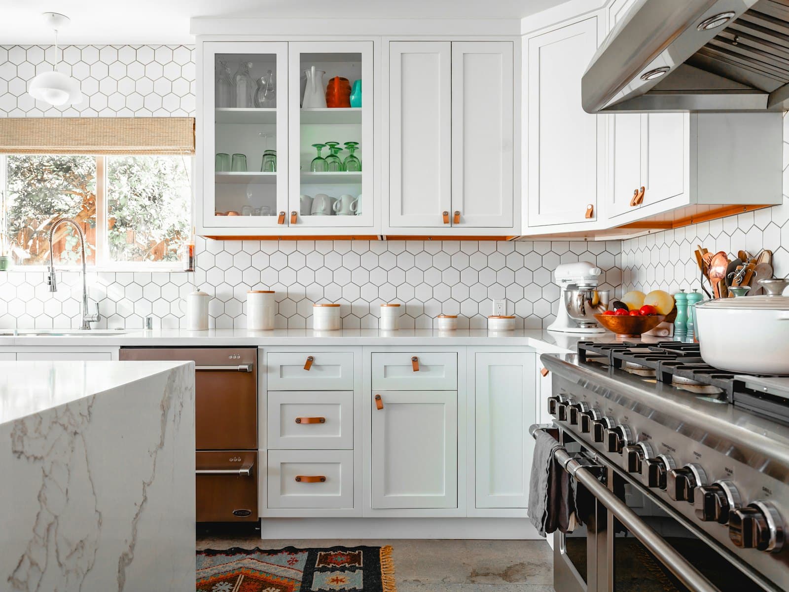 4 BHK Apartment in Gomti Nagar — kitchen